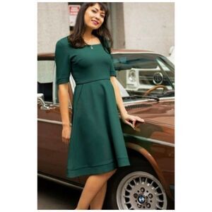 BETABRAND Elixir Emerald Green Fit And Flare Pockets Midi Dress